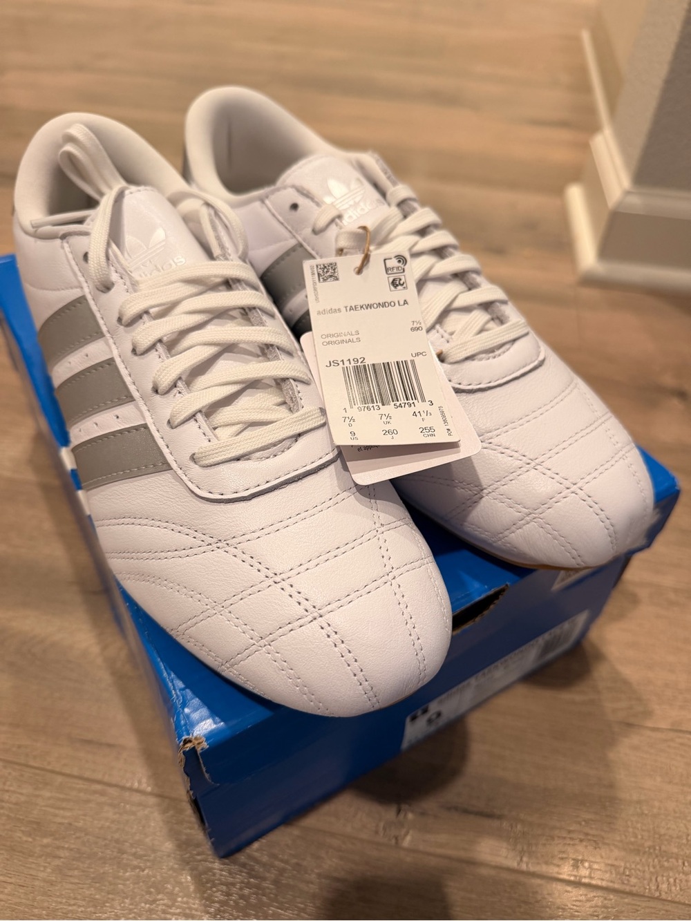 NEW Adidas Women’s Taekwondo LA Sneakers - White/Grey Stripes size 9 NWT
